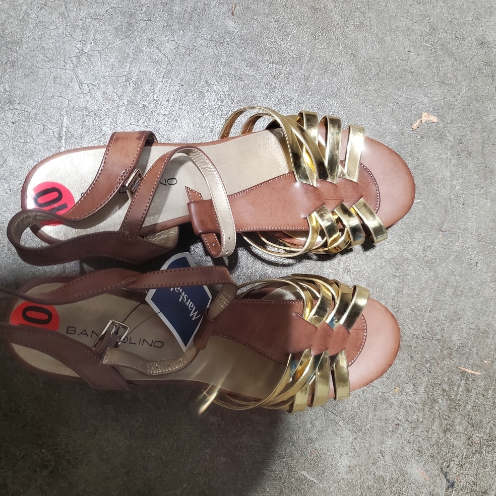New wedge heels size 10.